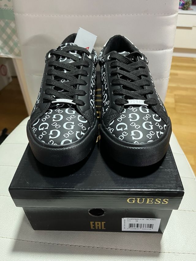 Deportivas Guess T36/37 Negro/Blanco Nuevas