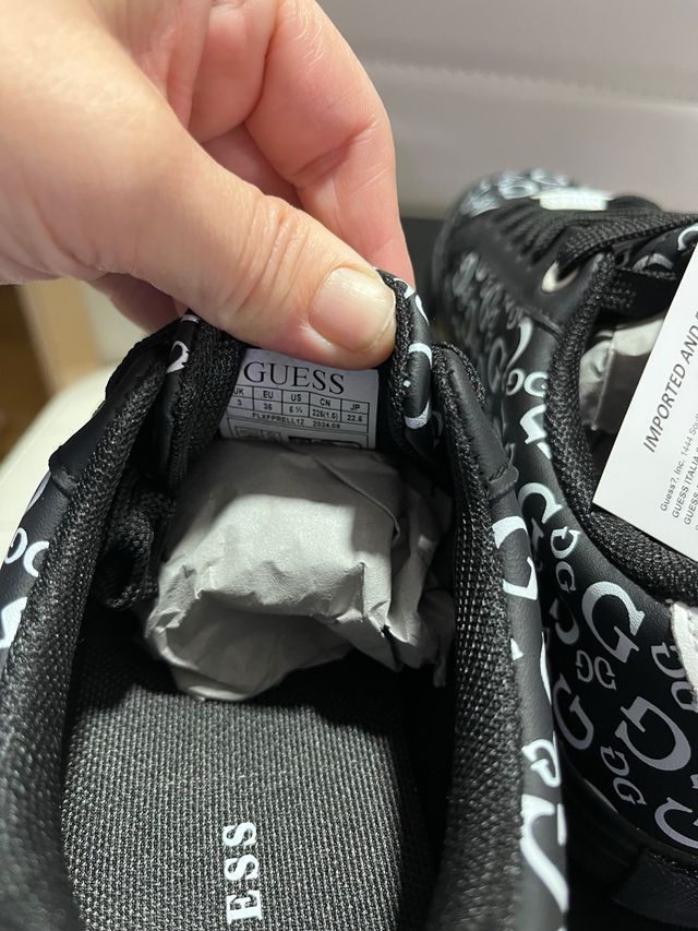 Deportivas Guess T36/37 Negro/Blanco Nuevas