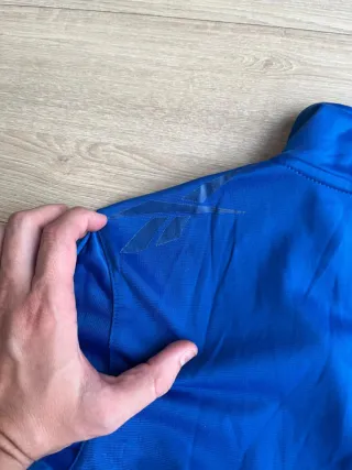 Chaqueta deportiva Reebok azul marino