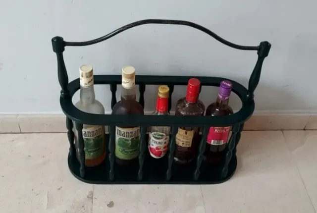 Portabottiglie in legno con manico in ferro battuto