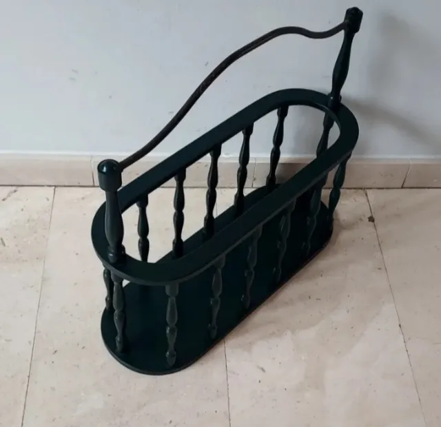 Portabottiglie in legno con manico in ferro battuto