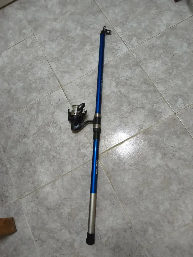 Caña de pescar telescópica con carrete