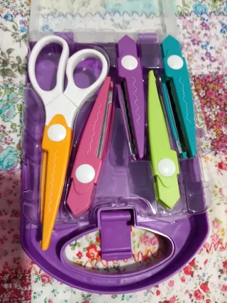 Lote de tijeras decorativas para manualidades