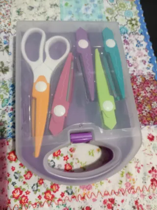 Lote de tijeras decorativas para manualidades