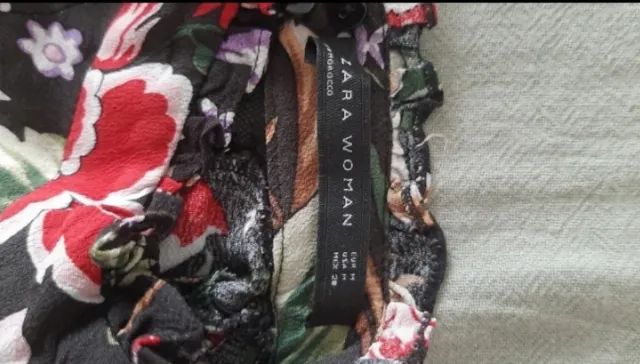 Vestido recto flores espalda encaje