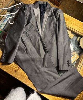 Traje Gucci Gris Perla Dos Piezas