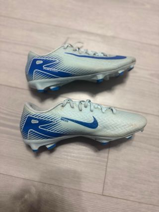 Botas fútbol. Nike Mercurial Vapor 16 Academy 37,5
