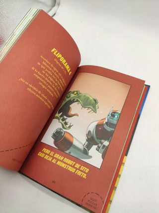Sito Kesito y su robot gigantesco libro Polican