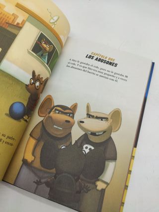 Sito Kesito y su robot gigantesco libro Polican