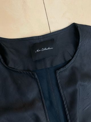 Chaqueta Niu Collection con flecos dorados