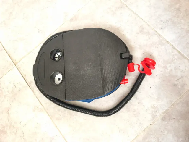 Hinchador de pie Intex azul