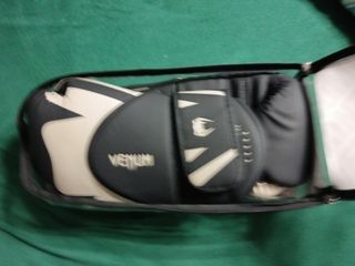 Guantes boxeo Venum