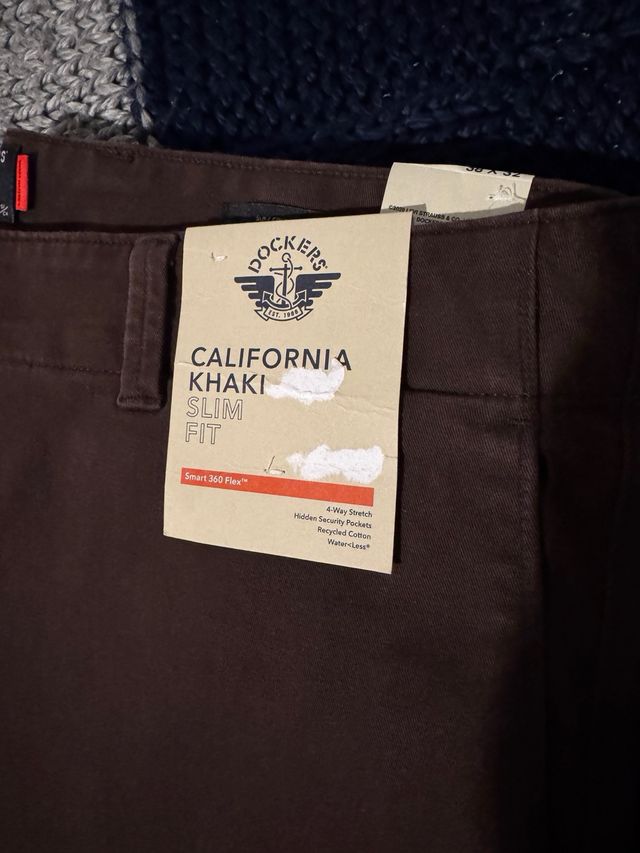Pantalón Dockers California Khaki Slim Fit W38L32