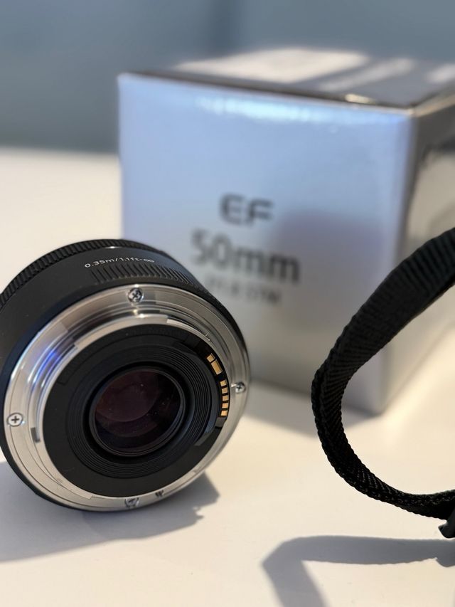 Cámara Canon EOS 1300D + Kit de Accesorios