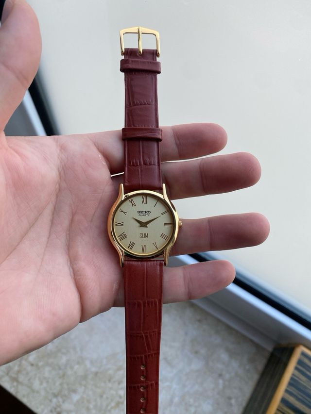 Reloj Seiko Quartz Slim Dorado