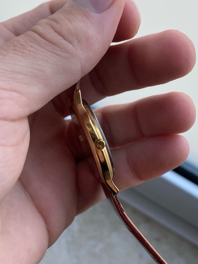 Reloj Seiko Quartz Slim Dorado