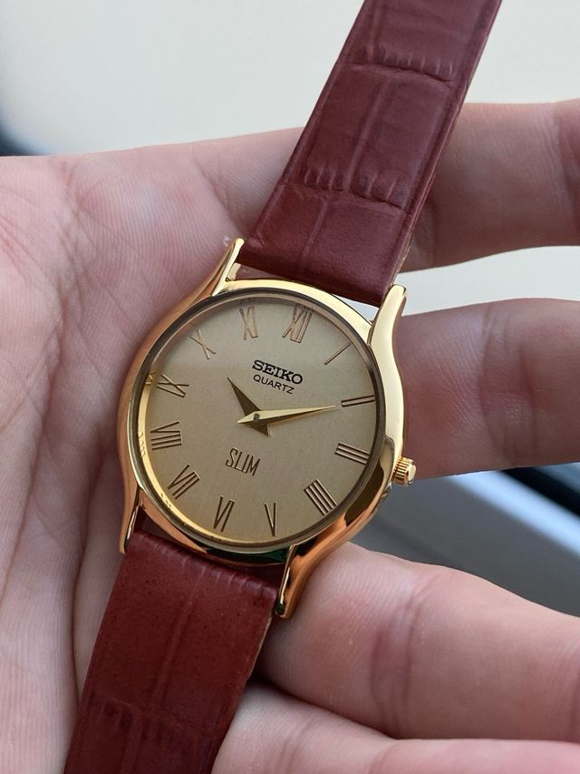 Reloj Seiko Quartz Slim Dorado