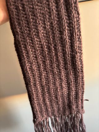 Sciarpa lunga in lana fatta a mano