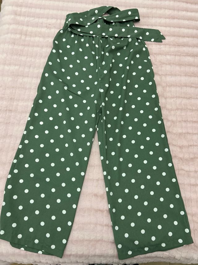 Pantalón midi verde lunares
