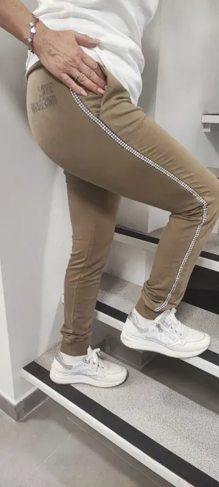 Pantaloni tuta Love Moschino marrone donna