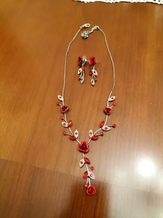 Conjunto Collar y Pendientes Rosa Roja