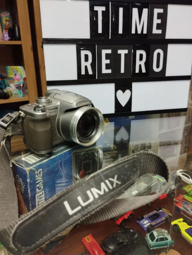 Cámara Lumix Panasonic DMC-FZ8