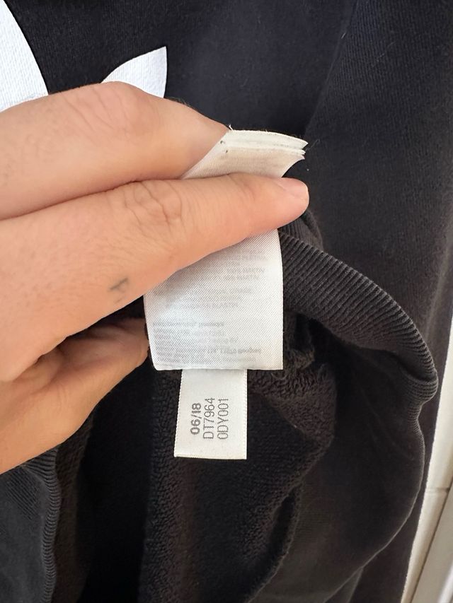 Sudadera Adidas con capucha color negra - Talla L