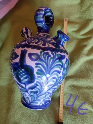 Cerámica granadina. Botijo o pipote. 5€