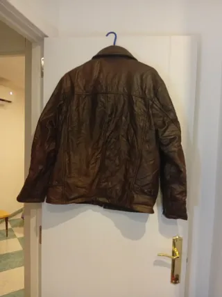 Chaqueta de cuero marrón