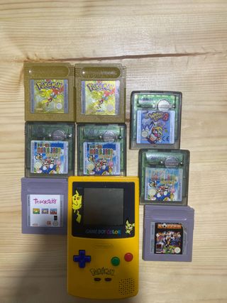 Game Boy Color Pikachu + giochi