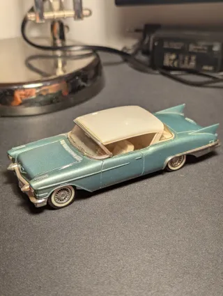 Modellino Cadillac Eldorado 1957 Solido obsoleto