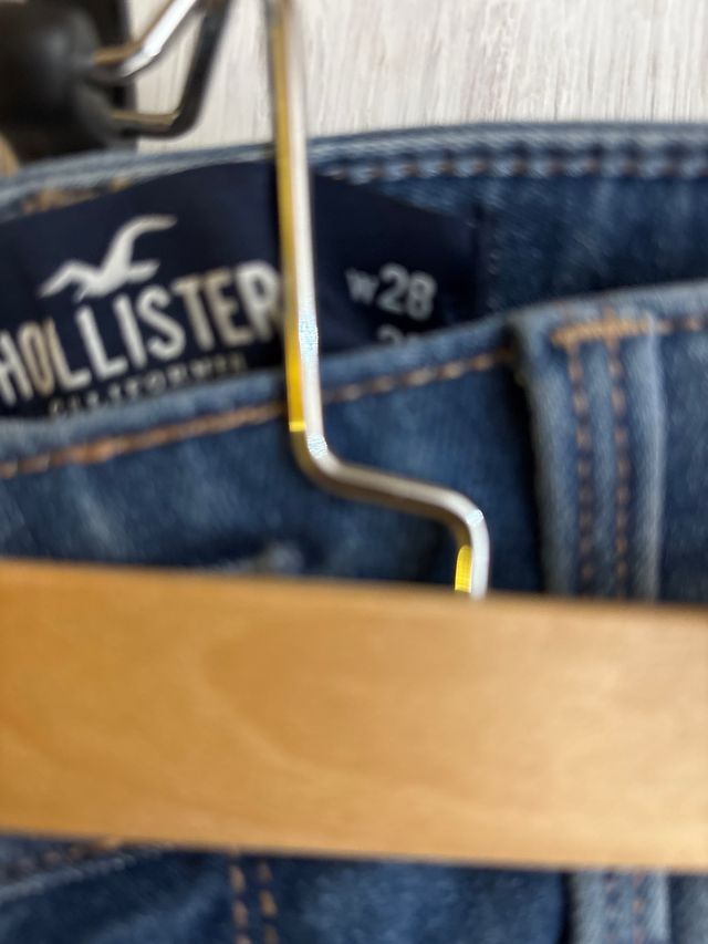 Pantalón vaquero desgastado