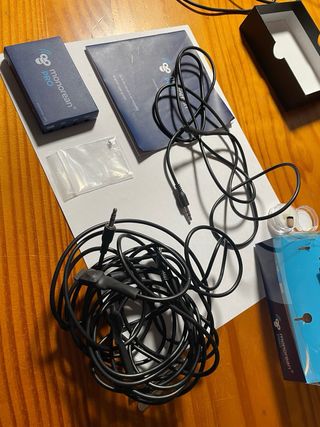 Cámara espía de pinganillos ocultos