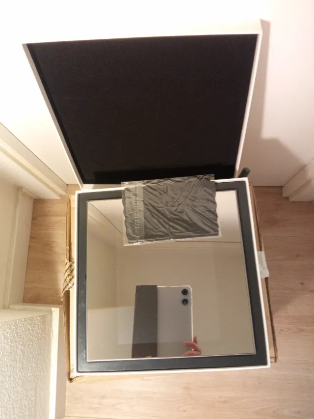 Marco digital Parrot by Szekely