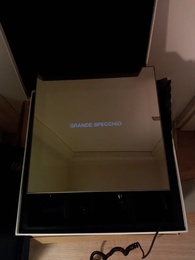 Marco digital Parrot by Szekely