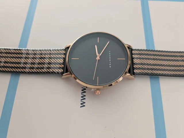 Reloj Luxenter Esfera Negra y Correa Malla