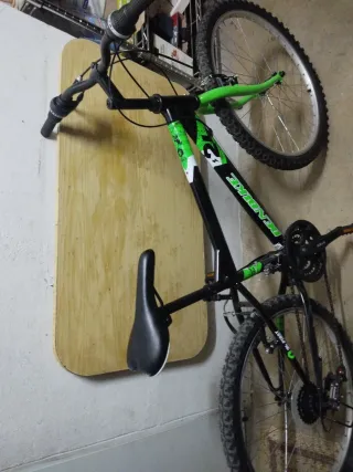 Bici juvenil negra 6 marchas poco usada