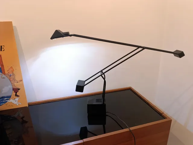 Lámpara Escritorio Fase Modelo Cisne.