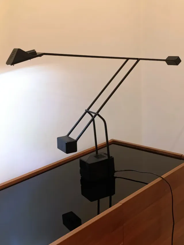 Lámpara Escritorio Fase Modelo Cisne.