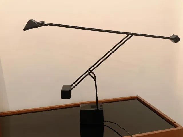 Lámpara Escritorio Fase Modelo Cisne.