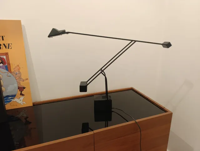 Lámpara Escritorio Fase Modelo Cisne.