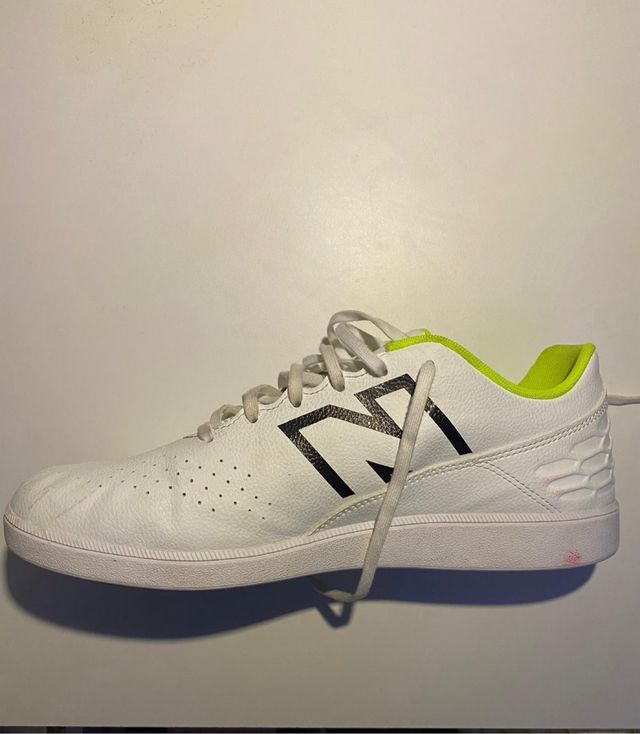 Zapatos Futsal New Balance Blancos y Amarillos