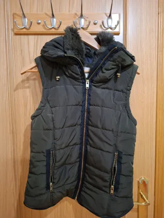 Chaleco. Con borreguillo en el cuello.