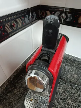 Cafetera Nespresso Krups Roja