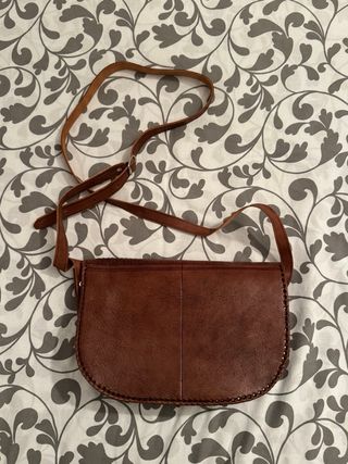 Bolso bandolera de cuero marroquí con correa