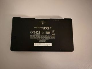 Nintendo DSi negro mate con funda y cable cargador