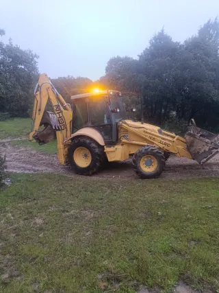 Retro excavadora mixta