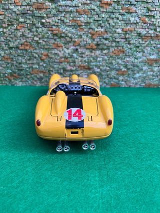Ferrari 250 Testa Rossa (1957) – Burago – 1:18