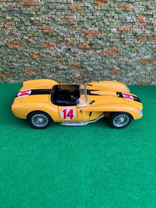 Ferrari 250 Testa Rossa (1957) – Burago – 1:18