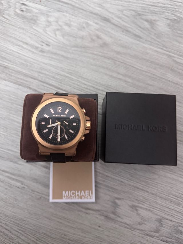 Reloj Michael Kors MK-8325 Dorado y Negro